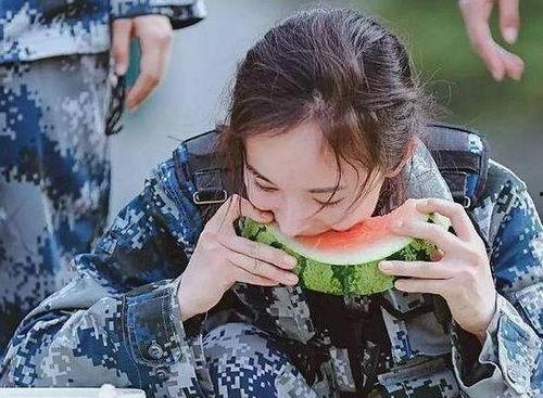 吃瓜女生轻生,揭开网络暴力背后的悲剧